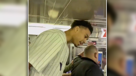 🎥 | NBA propt boomlange Victor Wembanyama (2,19m) in te kleine metro voor promofilmpje