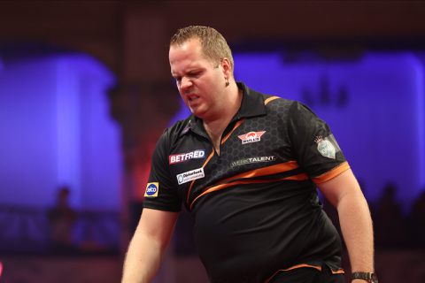 Dirk van Duijvenbode ergert zich aan publiek en verliest van Clayton bij World Grand Prix