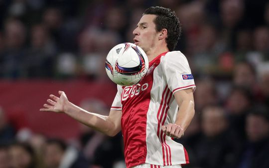 📸 | Ajax deelt steekje uit aan Viergever: kijk je liever Champions- of Europa League?