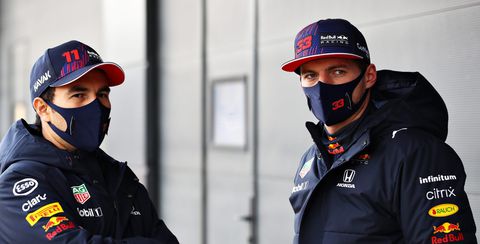 Verstappen klaagt over wintertests in Bahrein: 'Dan begin ik weer te zuchten'