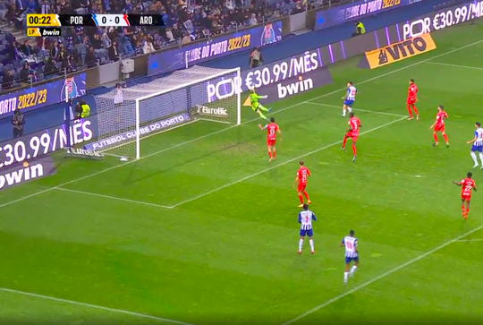 🎥 | Porto-speler Otávio heeft gouden pik en 'schiet' met geluk raak tegen Arouca