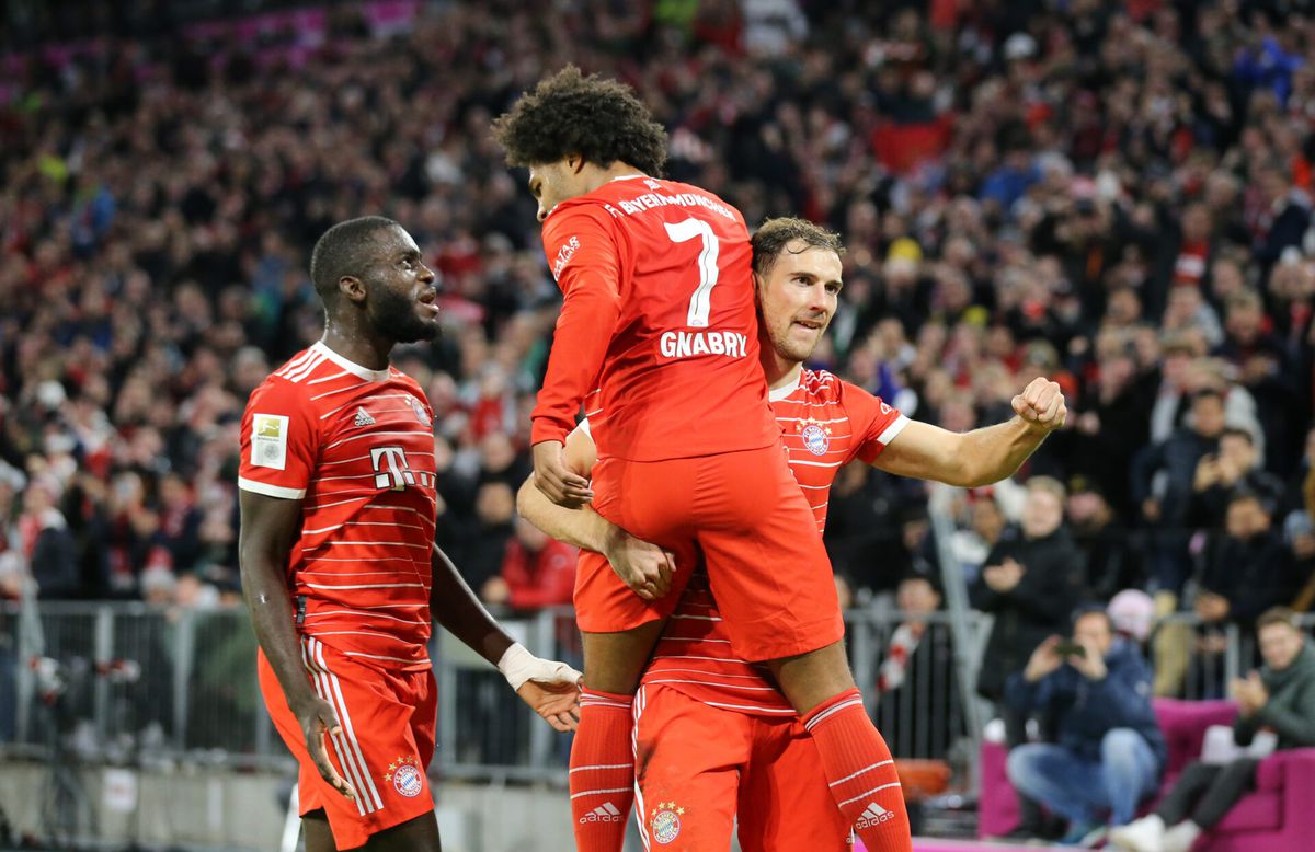 Bayern München rolt Werder Bremen op, mede door Gnabry's dreierpack