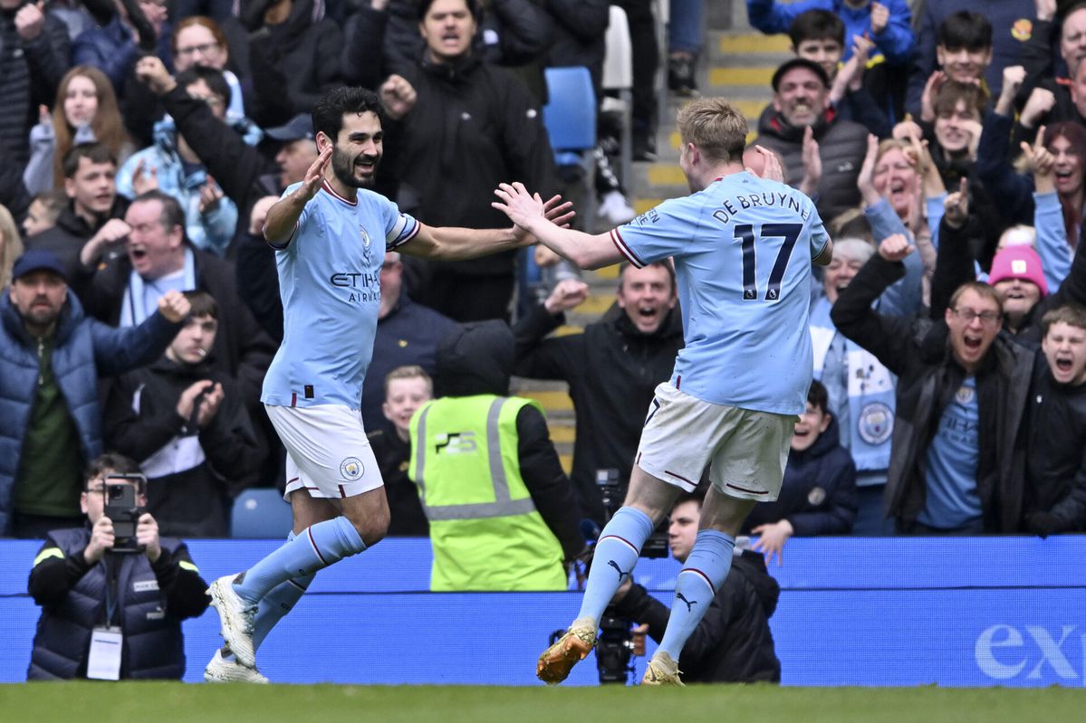 Manchester City houdt titelrace spannend en drukt Liverpool dieper in de ellende