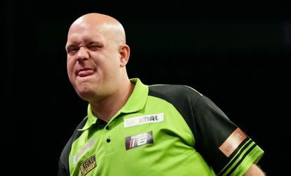 🎥  | Michael van Gerwen sneuvelt al in kwartfinales Premier League tegen Jonny Clayton