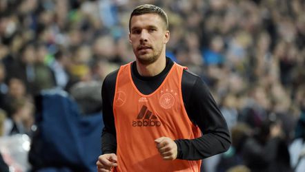 Podolski laat zich niet wegjagen door terreur