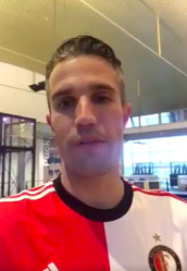 Gemotiveerde Van Persie groet en bedankt Feyenoord-fans: 'Ik heb er zin in!' (video)