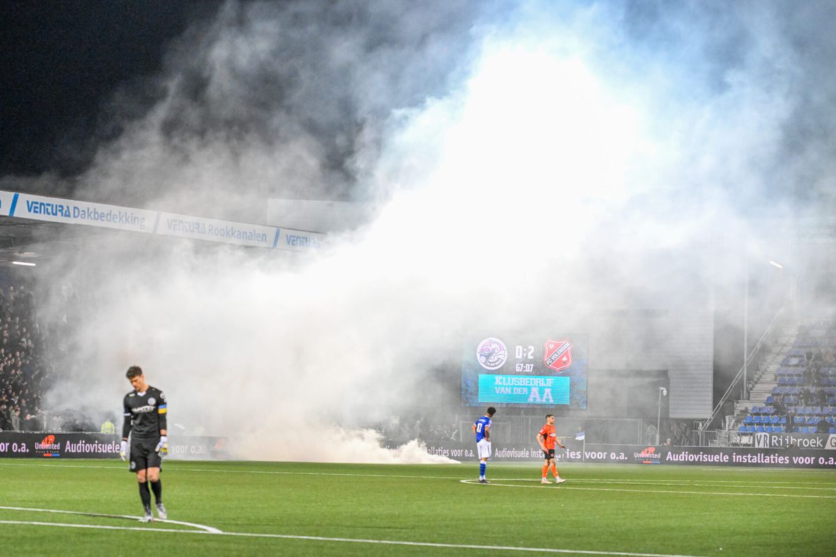 FC Volendam moet promotie heel even uitstellen: duel in Den Bosch tijdelijk gestaakt vanwege misdragende fans