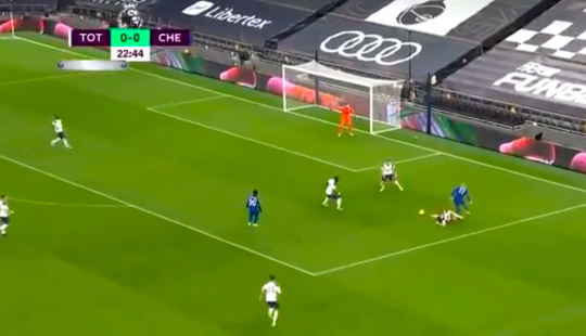 🎥 | Timo Werner wint ALWEER een penalty voor Chelsea, VAR kijkt beelden NIET na