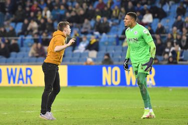 Veldbestormer bij Vitesse-Sparta was 'een verdwaalde Duitser die een weddenschap had verloren'
