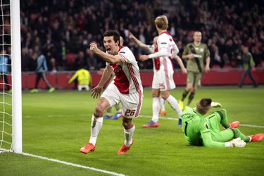 Ajax bekert dankzij Viergever door ten koste van Legia