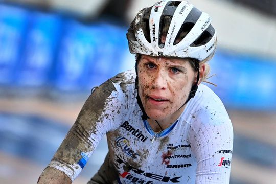 Ellen van Dijk na harde val in Parijs-Roubaix: 'Ik ging bijna out'