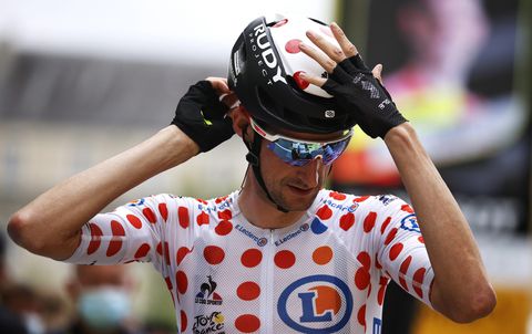 Strijdende Wout Poels grijpt naast bollentrui, Tadej Pogacar kaapt 'm weg én wint etappe