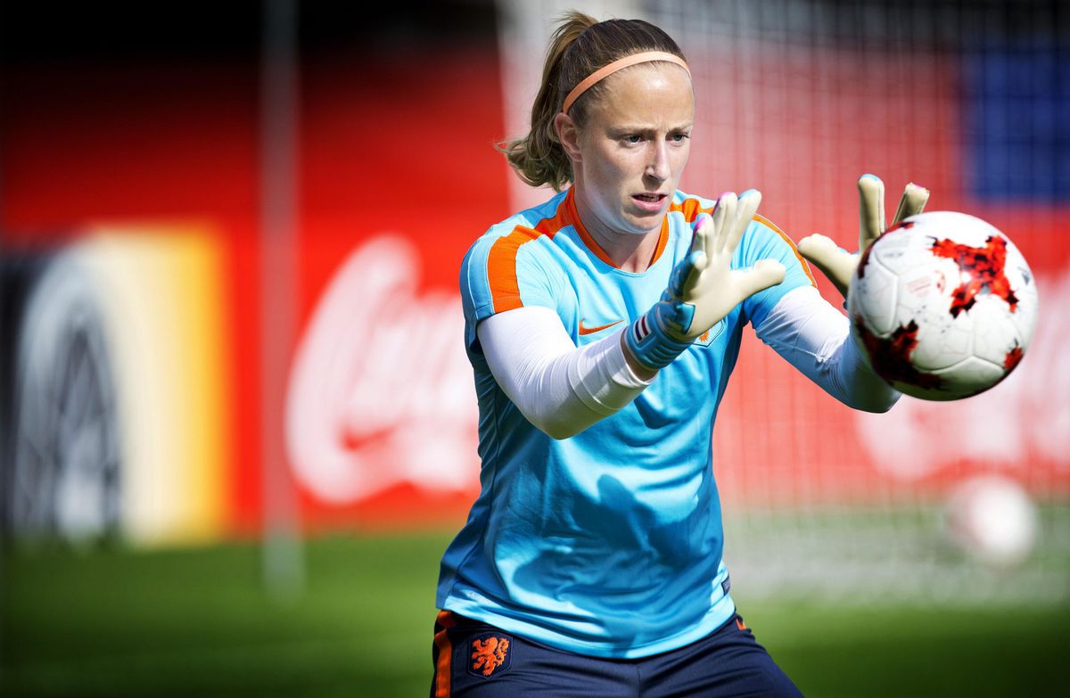 Keepster Geurts (31) stopt nu al bij Oranje Leeuwinnen