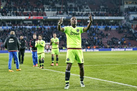 Bazoer grinnikend: 'Even handjes geven aan de PSV'ers'