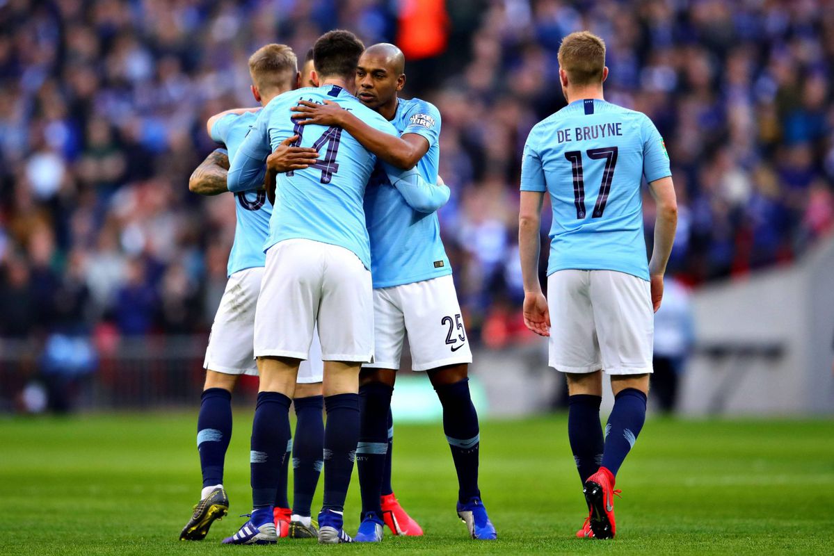 Fernandinho en Laporte melden zich in ziekenboeg City