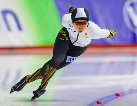 Takagi snelt naar 3e tijd ooit op 1500 meter, Wüst pakt brons