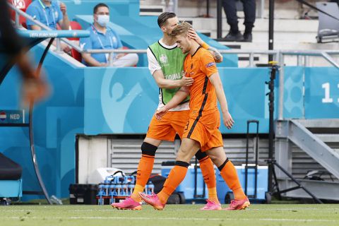 René van der Gijp over Matthijs de Ligt: 'Is hij Arnold Schwarzenegger ofzo?'