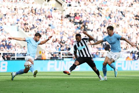Knotsgekke wedstrijd in de Premier League: Newcastle United en Manchester City blijven steken op 3-3