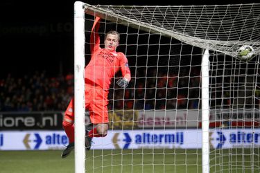 PSV breekt contract keeper Van Osch open tot 2020