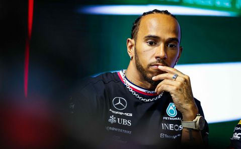 Oud-wereldkampioen Damon Hill keihard over Lewis Hamilton: 'Hij kan George Russell niet evenaren'