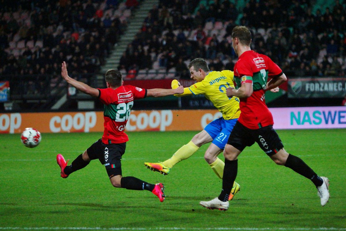 Rondje KKD: Epische 'Van Basten goal' (🎥) en NAC forceert leipe comeback