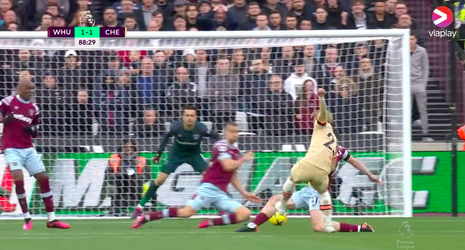 🎥 | Vliegende keep bij West Ham - Chelsea: Soucek redt een punt voor de thuisploeg