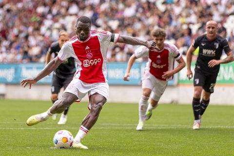 Laatste test voor de Eredivisie: op deze zender kijk je naar Borussia Dortmund - Ajax