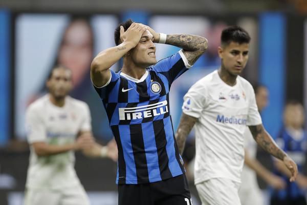 Inter helpt Juve een handje met gelijkspel, Juventus kampioen bij zege op Udinese