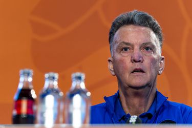 🎥 | Check hier LIVE de persconferentie van Louis van Gaal