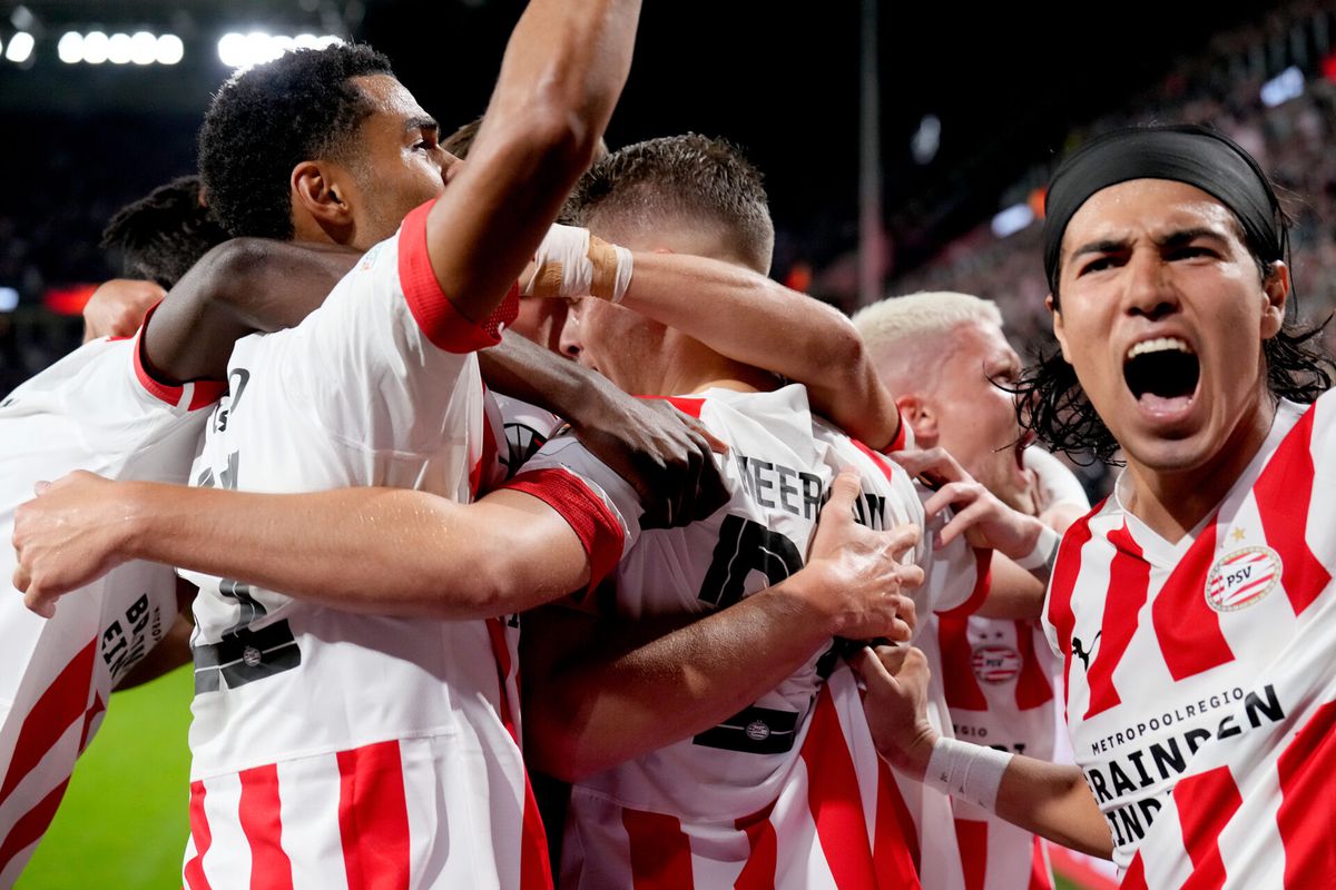 PSV overwintert in Europa League na sensationele zege op Arsenal