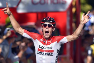 Vuelta-ritwinnaar Wallays flipt helemaal op Quick Step na finish: 'Losers!' (video)
