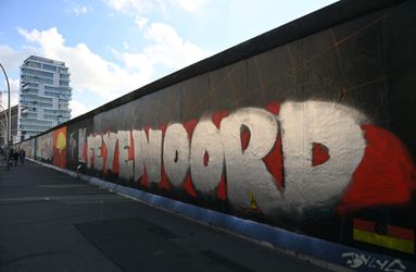 Berlijnse muur wil geld zien van Feyenoord na bekladding