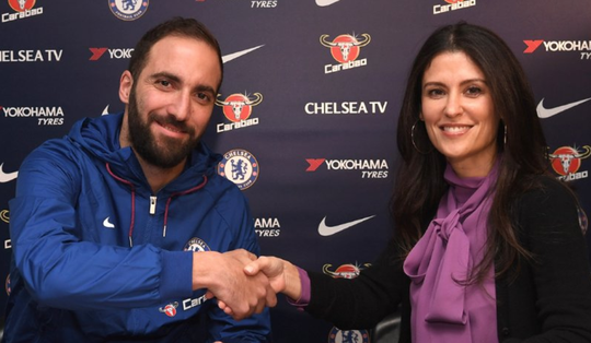 Higuaín officieel gepresenteerd bij Chelsea