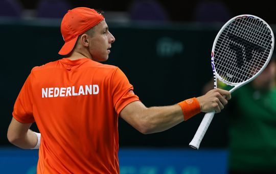 🎥 | Game, set, match! Tallon Griekspoor moeizaam door naar kwartfinales in Astana