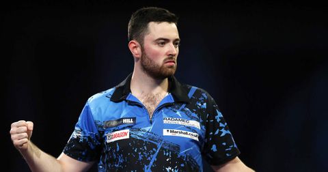 Luke Humphries nadert na Euro Tour-hattrick Michael van Gerwen op ranking