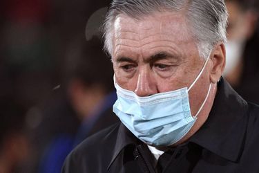 Race tegen de klok voor positief geteste Real Madrid-trainer Ancelotti: haalt hij Chelsea-Real?