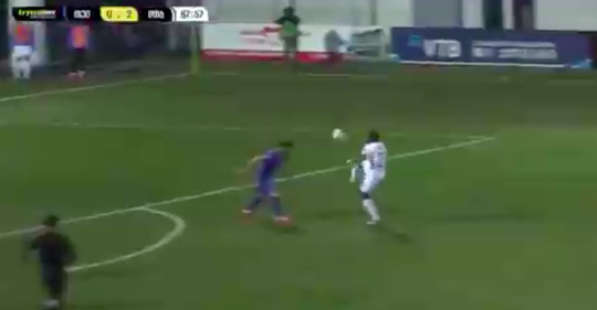 😂🎥 | Commentator flipt na topgoal oud-Ajacied in Georgië: 'SPRKSLEDDE, AMSTERDAM!'