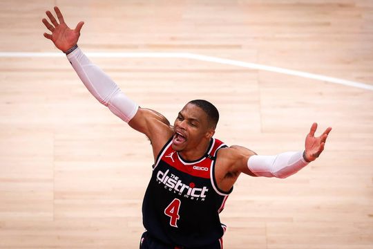 Russell Westbrook maakt de zoveelste triple-double en verbetert NBA-record