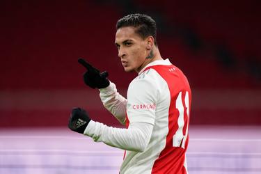 🎥⚽| Antony en Martinez gooien Ajax tegen Willem II al snel in het slot