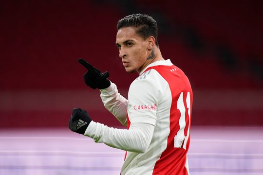 🎥⚽| Antony en Martinez gooien Ajax tegen Willem II al snel in het slot