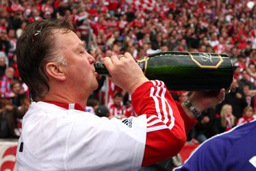 'Wat is dit voor lafbekkerij dat Louis van Gaal niet is benaderd?!'