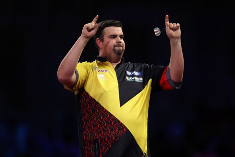 Clemens vol vertrouwen over match tegen Price: 'Ik kan hier en daar gevaarlijk zijn'