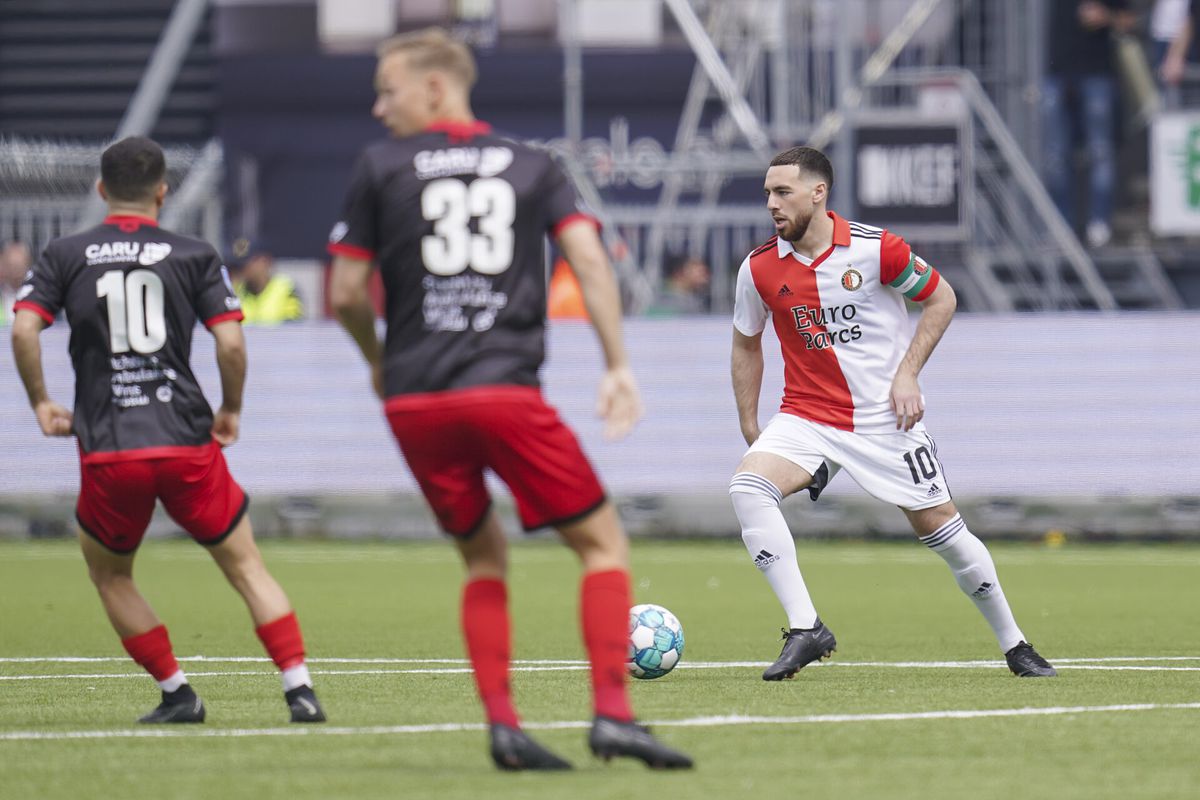 Prachtig! Orkun Kökçü neem uitgebreid de tijd om ernstig zieke Feyenoord-fans te steunen