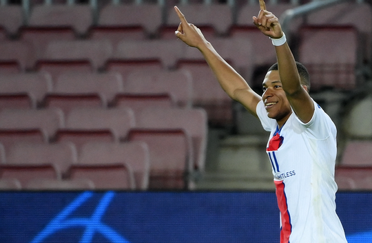 Topschutters hadden nog NOOIT een CL-goal gemaakt op Mbappé's leeftijd