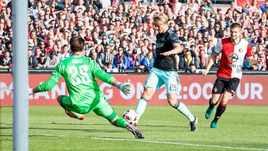 Dolberg weer beste man bij Ajax: 'Klik met Ziyech'