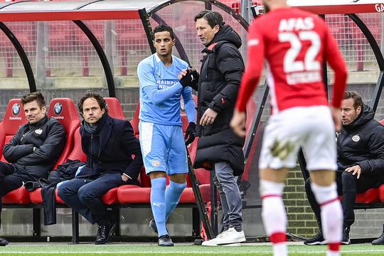 PSV-fans spreken Ihattaren aan: 'Stijgt de roem nu al naar je hoofd?'