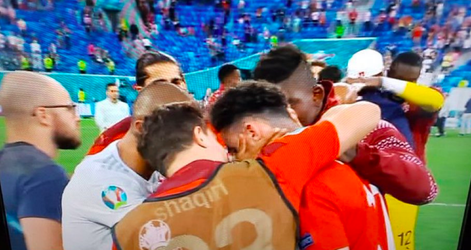 📸 | Sportief! Thiago Alcántara troost Zwitserse spelers na gemiste penalty's