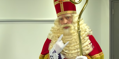 🎥| Zo werd 'directeurtje' omgetoverd tot 'Sinterklaasje'