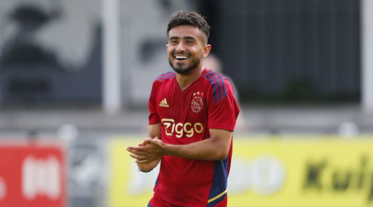 Naci Ünüvar zet krabbeltje onder nieuw contract bij Ajax: 'Wil hier slagen'