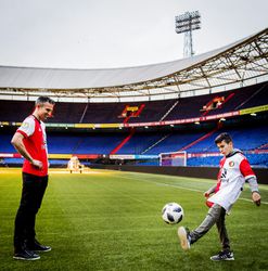 Shaqueel van Persie in voetsporen van vader Robin: contract tot 2025 bij Feyenoord